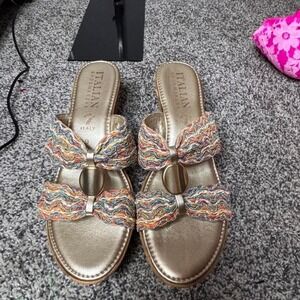 Italian leather cork wedge sandals with bow detail. Size: US 9 #summer #heels